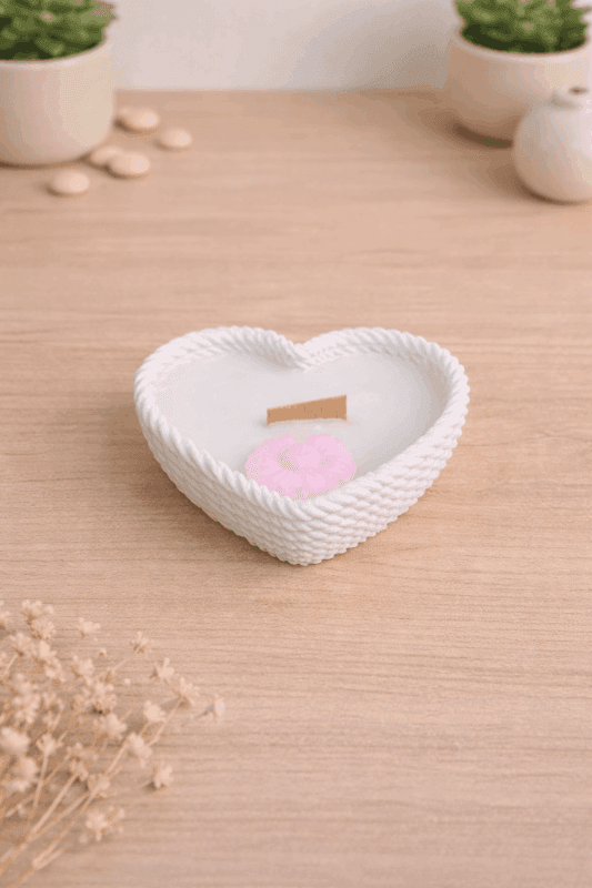 Küçük hediye paketi için mini kalpli dekoratif mum